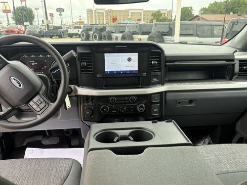 Used 2025 Ford F350 XLT w/ Snow Plow/Camper Package AWD/4WD image 14
