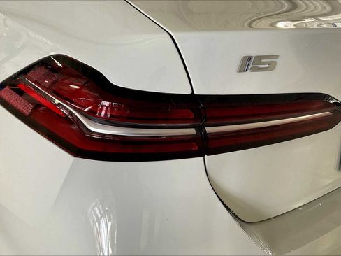 Used 2026 BMW i5 eDrive40 image 14