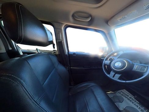 Used 2015 Jeep Patriot High Altitude FWD image 26