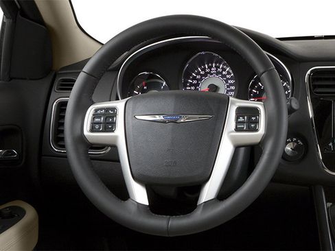 Used 2014 Chrysler 200 LX image 9