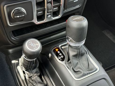 New 2026 Jeep Gladiator Sport AWD/4WD image 26