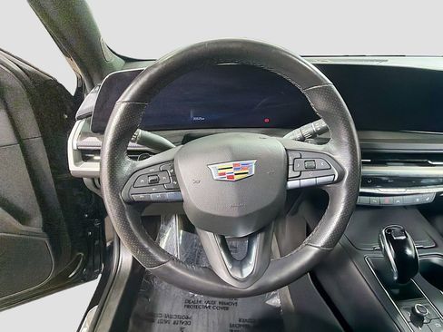 Used 2024 Cadillac XT4 Sport image 11