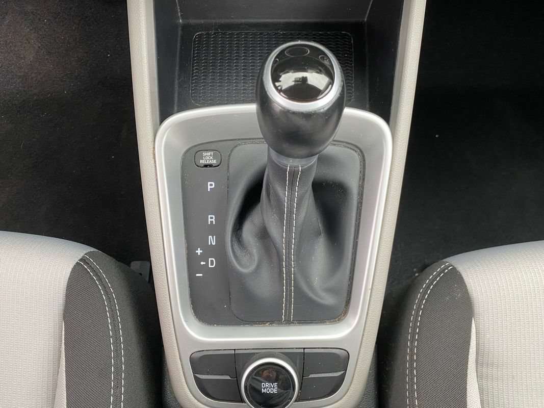 Used 2021 Hyundai Venue SEL FWD image 24