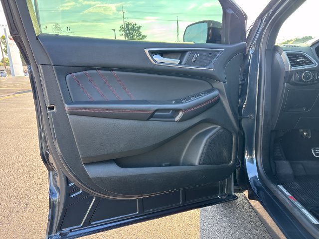 Used 2024 Ford Edge ST-Line w/ Cargo Accessory Package AWD/4WD image 30