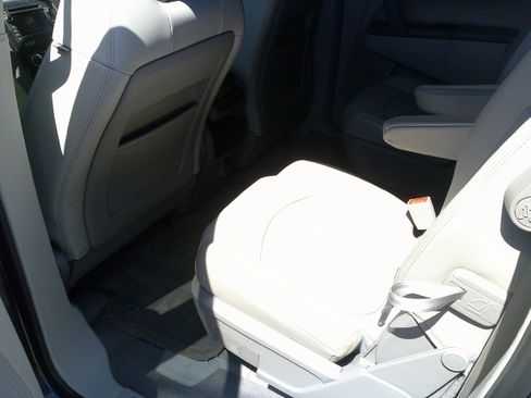 Used 2017 Buick Enclave Leather image 15