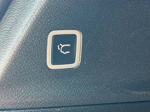 Used 2025 Chrysler Pacifica Select FWD image 39