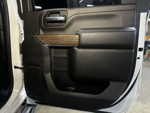 Used 2020 Chevrolet Silverado 2500 High Country w/ Z71 Off-Road Package image 14