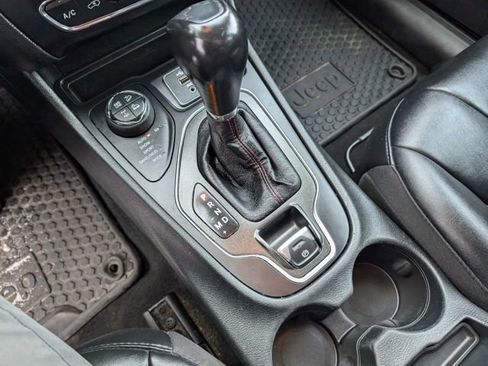 Used 2023 Jeep Cherokee Trailhawk w/ Trailer Tow Group image 16