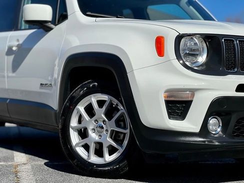 Used 2019 Jeep Renegade Latitude w/ UConnect 8.4 Nav Group image 4