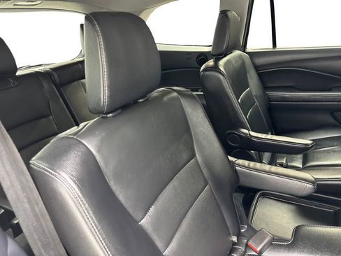 Used 2019 Honda Pilot Touring image 44