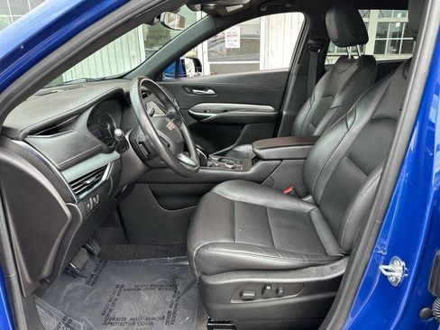 Used 2023 Cadillac XT4 Premium Luxury FWD image 12