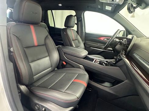 Used 2024 Chevrolet Traverse RS image 22