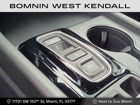 Used 2025 Honda Pilot Sport image 23