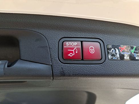 Certified 2026 Mercedes-Benz GLE 450 4MATIC image 31