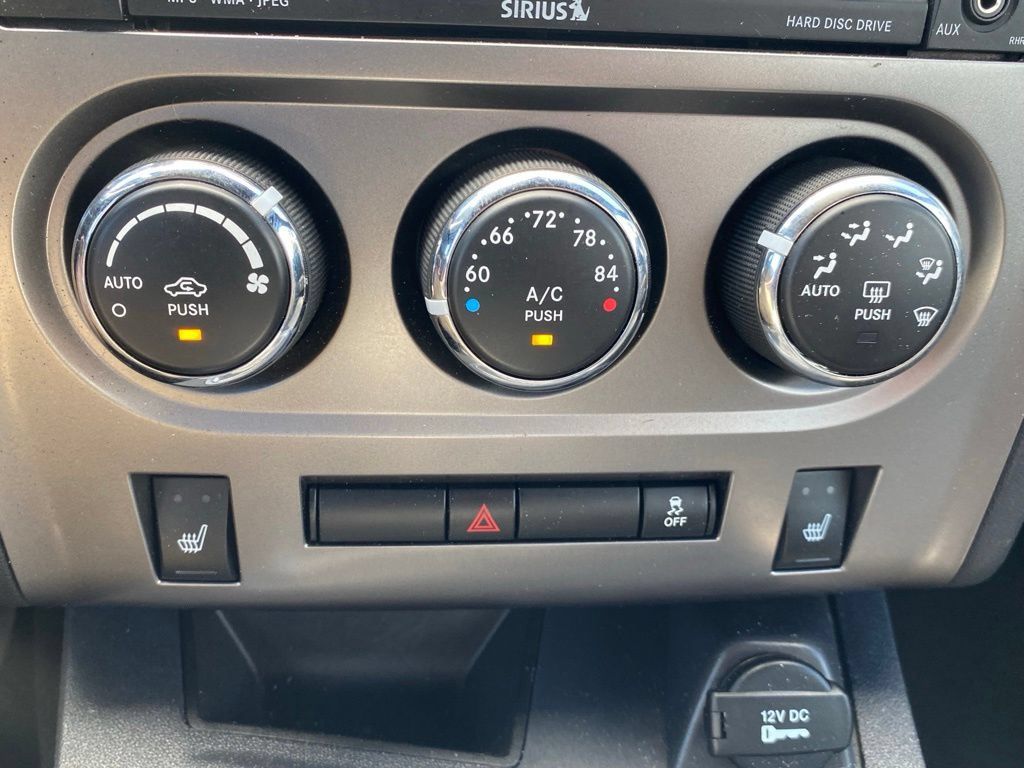 Used 2014 Dodge Challenger R/T RWD image 21