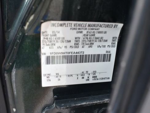 Used 2015 Ford F550 4x4 Crew Cab Super Duty w/ Lariat Interior Package image 17