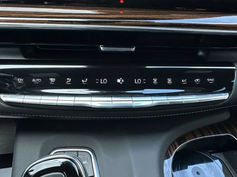 Certified 2023 Cadillac Escalade ESV Luxury RWD image 27