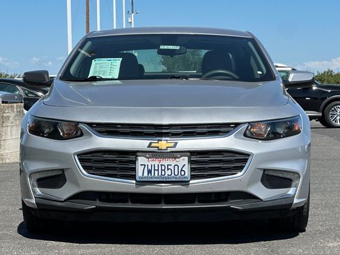 Used 2017 Chevrolet Malibu LT FWD image 9