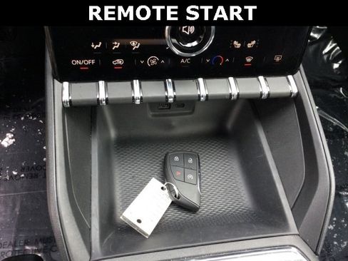 Used 2025 GMC Terrain Elevation image 17