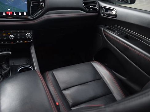 Used 2023 Dodge Durango GT RWD image 14