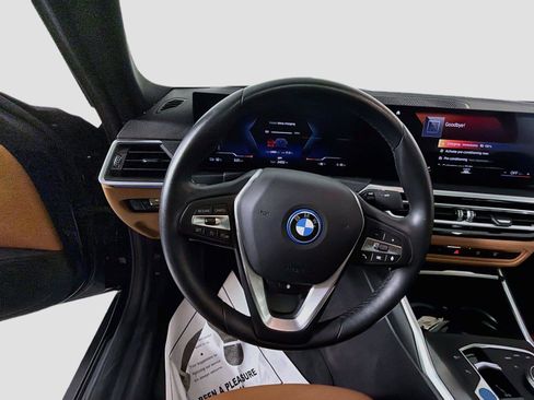 Used 2023 BMW i4 eDrive35 w/ Premium Package RWD image 10