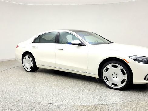 Used 2022 Mercedes-Benz S 580 4MATIC Sedan image 3