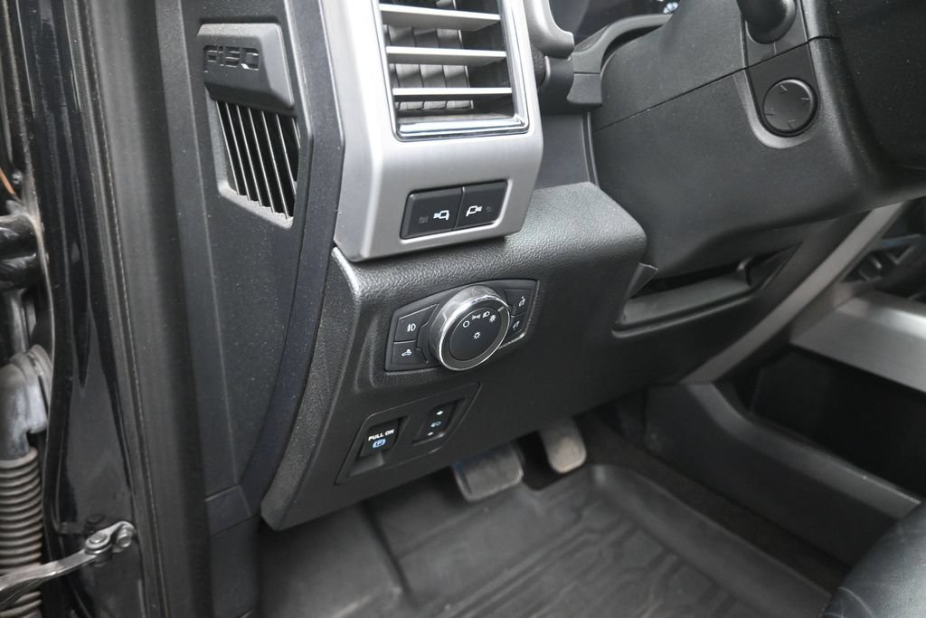 Used 2020 Ford F150 Platinum w/ Equipment Group 701A Luxury AWD/4WD image 13