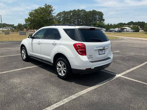 Used 2017 Chevrolet Equinox LT w/ Convenience Package FWD image 9