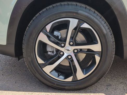 Certified 2024 Chevrolet Trax RS FWD image 29