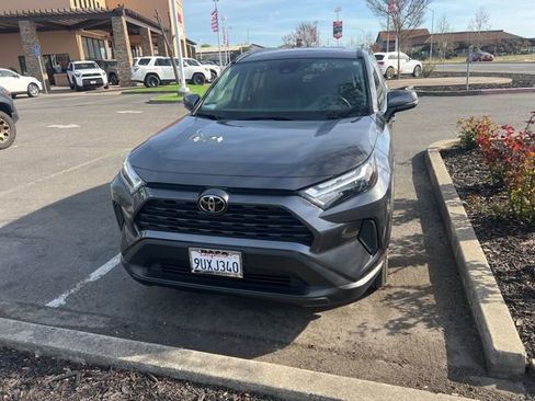 Used 2025 Toyota RAV4 XLE w/ Convenience Package image 5