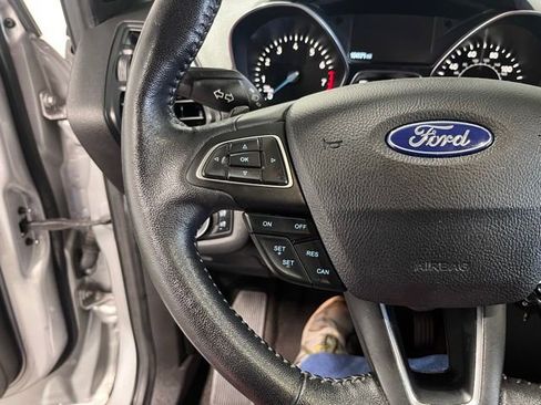 Used 2018 Ford Escape SE w/ SE Sport Appearance Package image 25