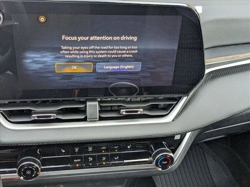 New 2026 Chevrolet Equinox LT w/ LPO, Floor Liner Package image 12