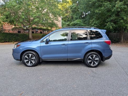 Used 2017 Subaru Forester 2.5i Premium w/ Protection Package #1 AWD/4WD image 2
