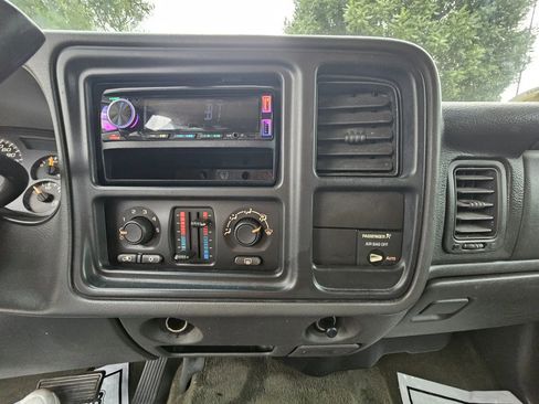 Used 2003 Chevrolet Silverado 1500 LS w/ Off-Road Package AWD/4WD image 10