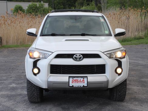 Used 2017 Toyota 4Runner TRD Off-Road Premium AWD/4WD image 2