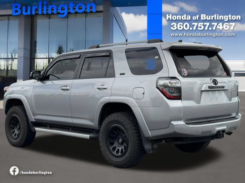 Used 2020 Toyota 4Runner SR5 Premium AWD/4WD image 4