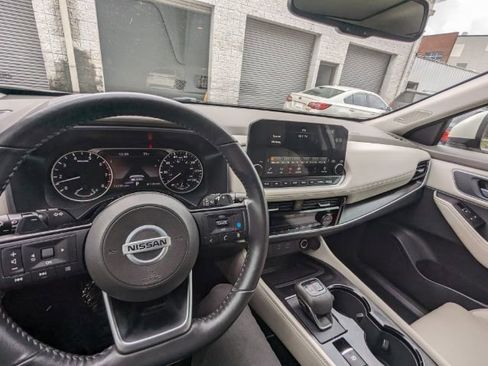 Used 2021 Nissan Rogue SL w/ Premium Package image 21