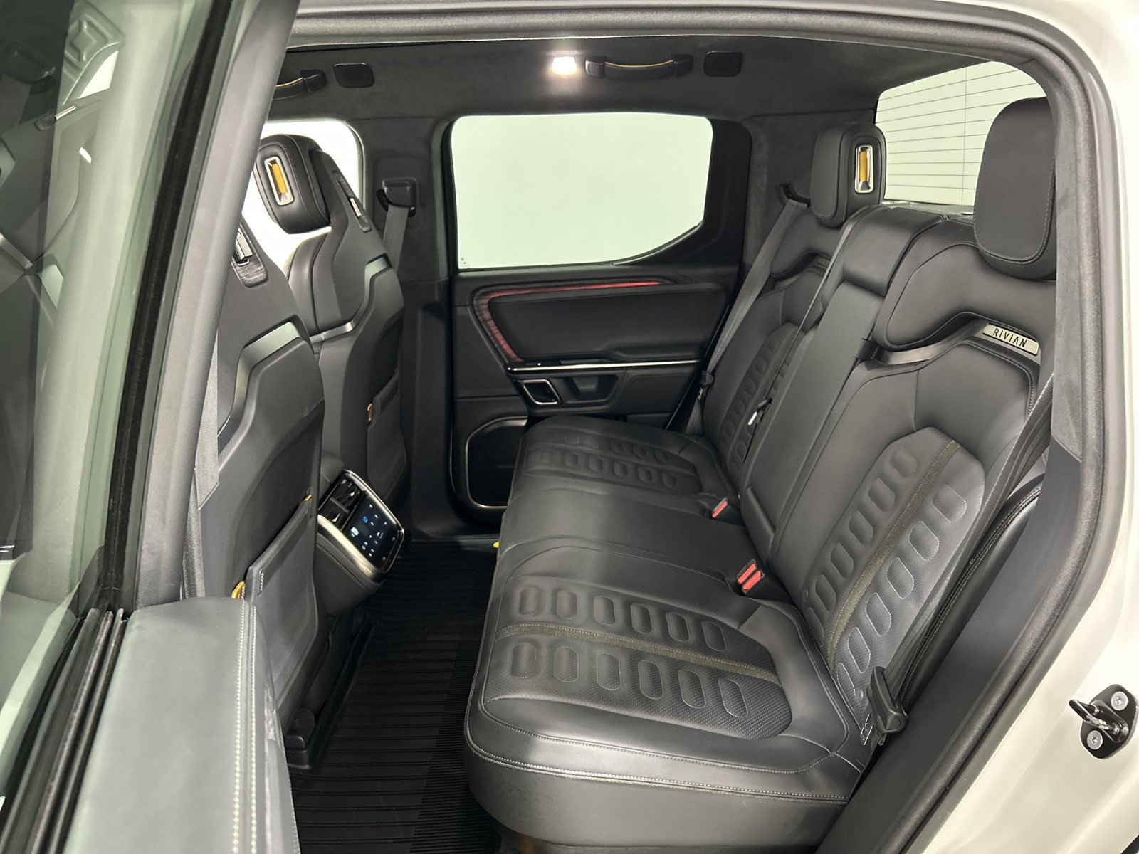Used 2022 Rivian R1T Adventure AWD/4WD image 21