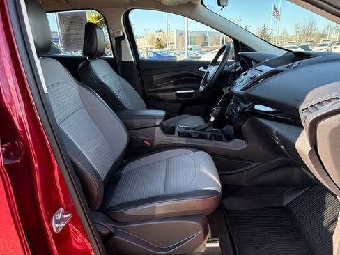 Used 2018 Ford Escape SE w/ SE Sport Appearance Package image 14