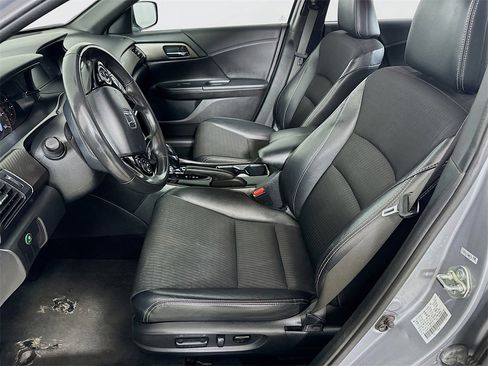 Used 2016 Honda Accord Sport image 8