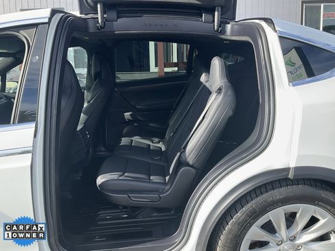 Used 2017 Tesla Model X 75D image 25