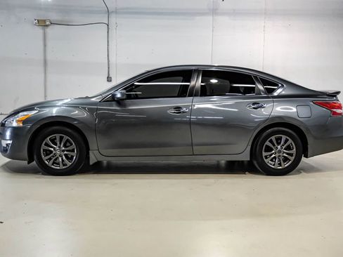 Used 2015 Nissan Altima 2.5 S w/ Special Edition Package FWD image 11