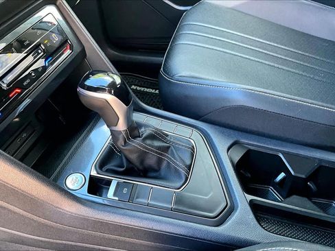 Used 2024 Volkswagen Tiguan SE image 16