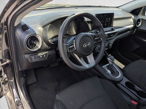 Used 2021 Kia Forte LXS FWD image 9