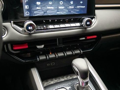 Used 2025 GMC Canyon Elevation w/ Convenience Package image 30