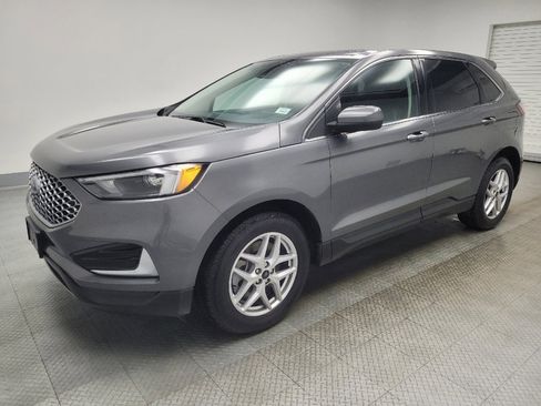 Used 2023 Ford Edge SEL image 2