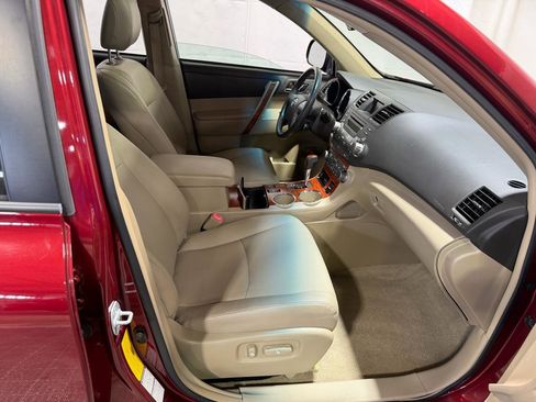 Used 2009 Toyota Highlander Limited AWD/4WD image 12