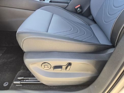 New 2026 Volkswagen Tiguan SE image 19