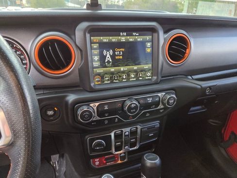 Used 2021 Jeep Gladiator Mojave AWD/4WD image 22
