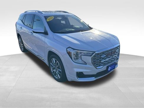 Used 2022 GMC Terrain Denali w/ Denali Premium Package image 9